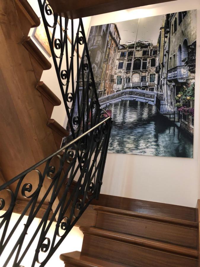 Salamon Guest House เวนิส ภายนอก รูปภาพ