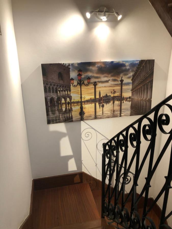 Salamon Guest House เวนิส ภายนอก รูปภาพ